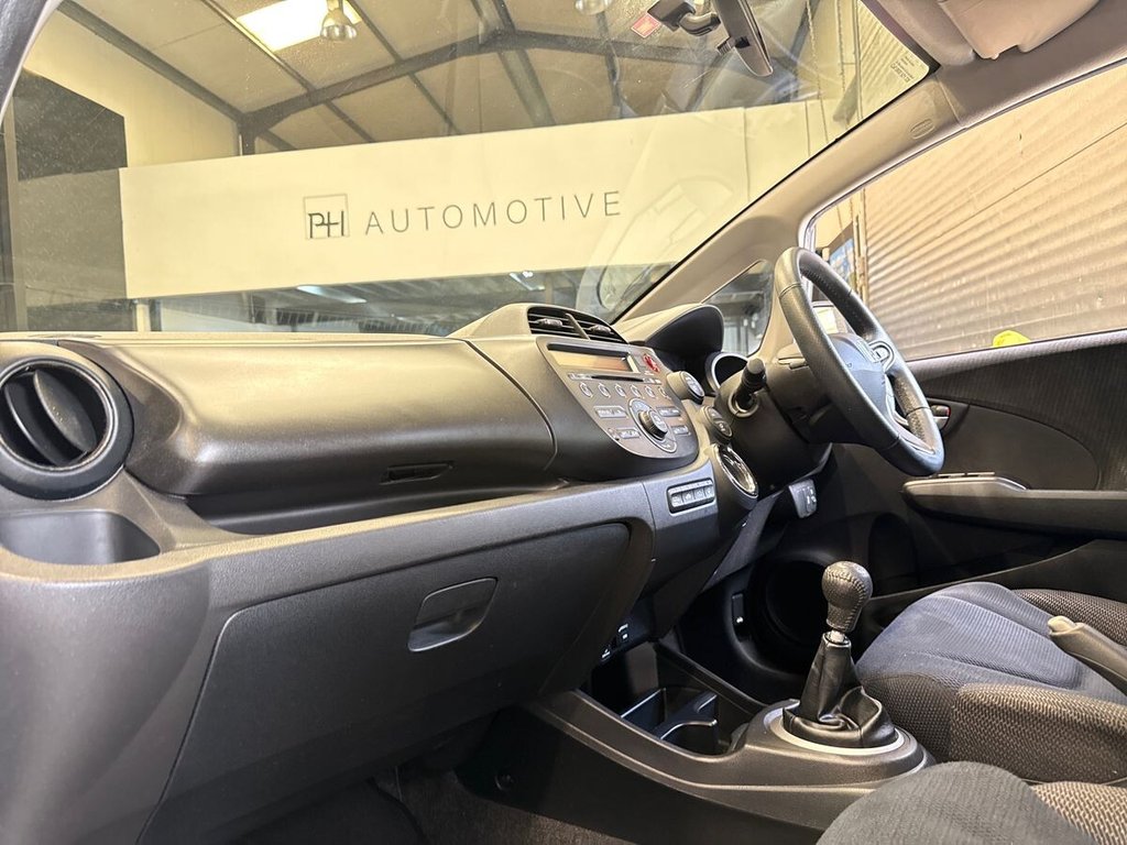 USED 2015 15 HONDA JAZZ 1.4 i-VTEC ES Plus Hatchback 5dr Petrol Manual Euro 5 (99 ps) 1 OWNER|FULL HONDA HISTORY