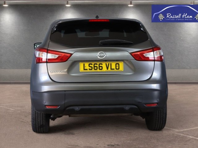 View our NISSAN QASHQAI