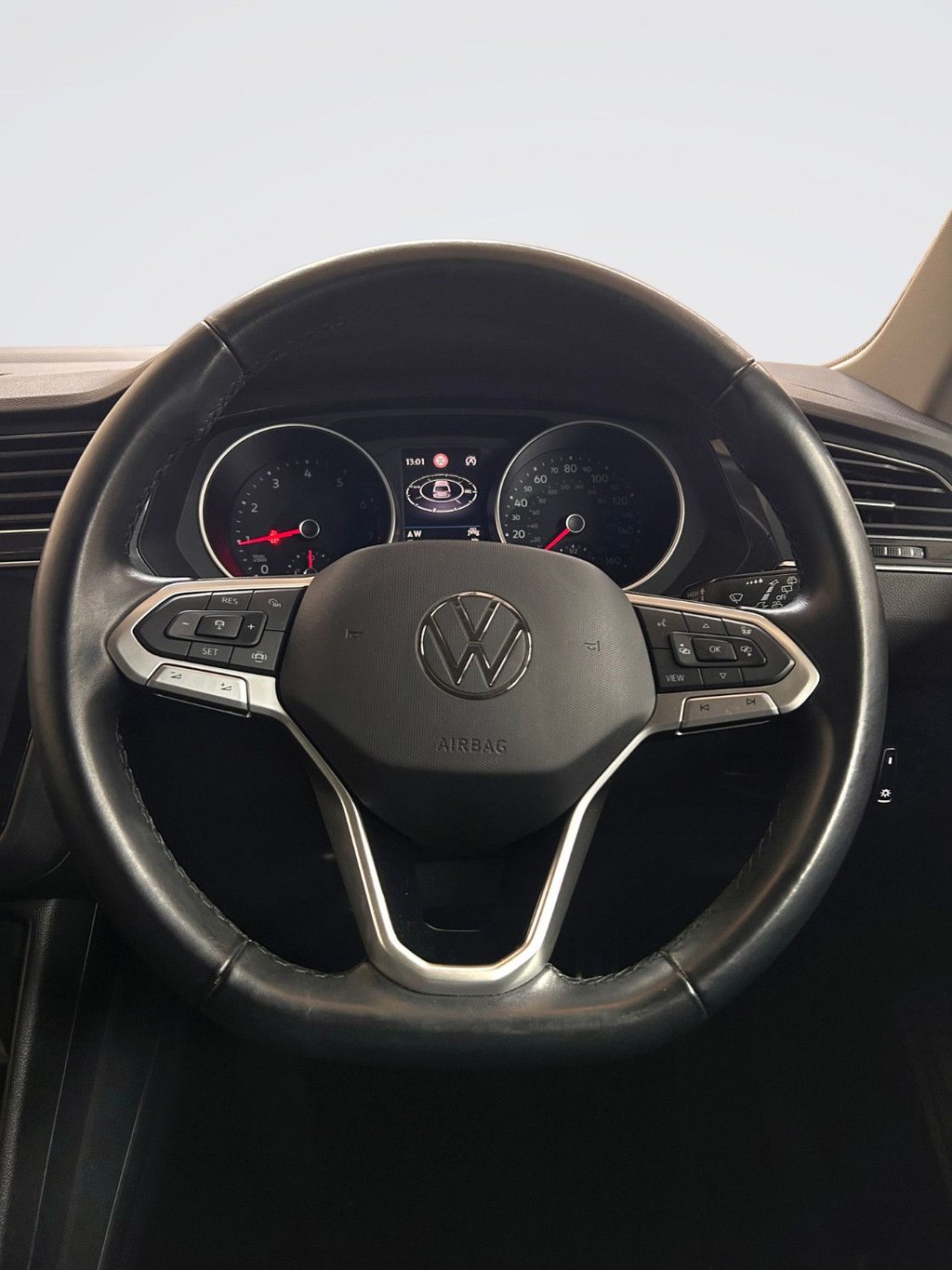 2022 Volkswagen Tiguan — image 9