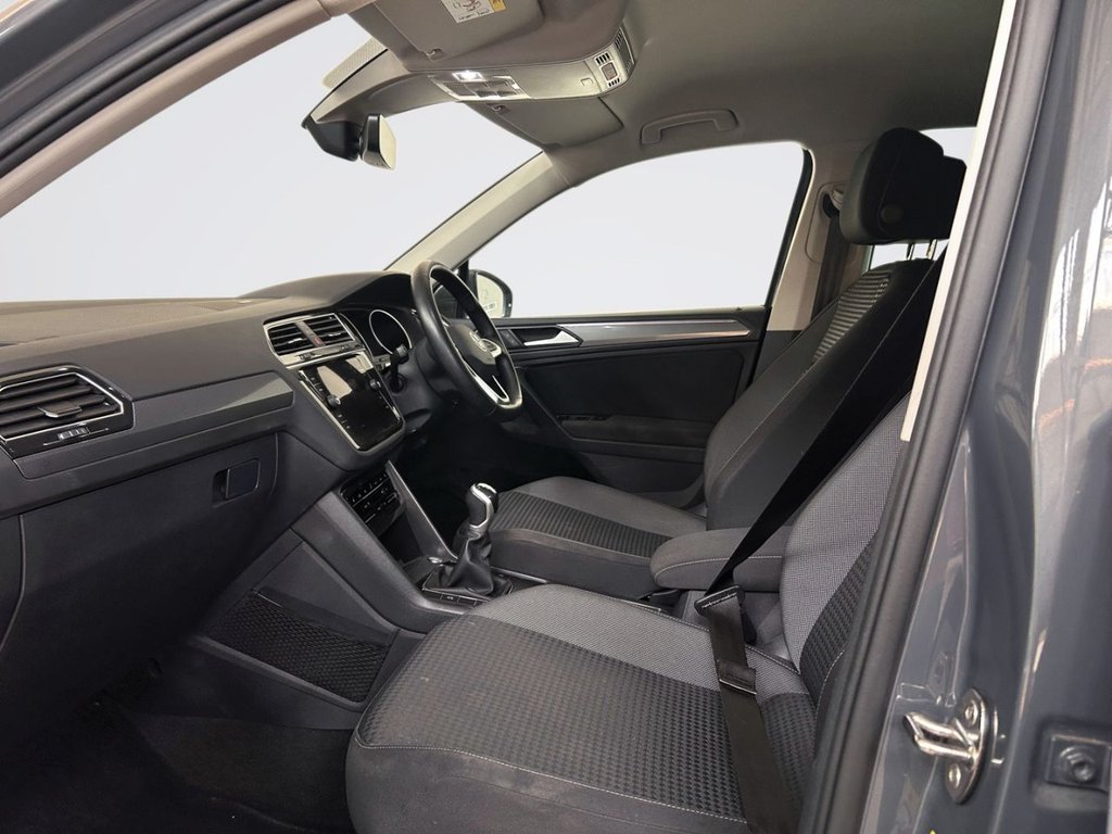 2022 Volkswagen Tiguan — image 6