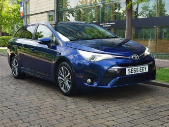 2015 TOYOTA AVENSIS
