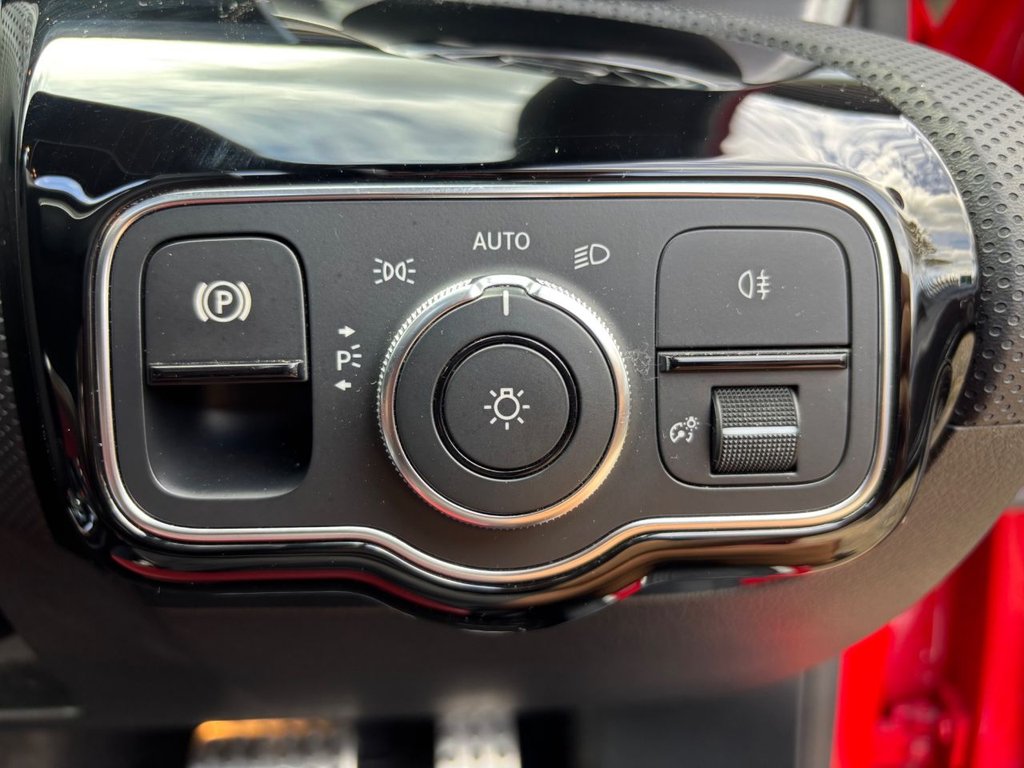 USED 2019 69 MERCEDES-BENZ A CLASS 2.0 A35 AMG (Premium Plus) Hatchback 5dr Petrol SpdS DCT 4MATIC Euro 6 (s/s) (306 ps) 