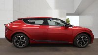 USED 2023 23 KIA EV6 77.4kWh GT-Line Hatchback 5dr Electric Auto (225 bhp)+2 KEYS+1 OWNER FROM NEW+MEDIA+HISTORY+HALF LEATHER SEATS+CLIMATE+PRIVACY+PARK CONTROL+DIGITAL DASH+19