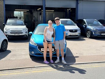 View our PEUGEOT 208