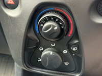 USED 2015 65 TOYOTA AYGO 1.0 VVT-i x Hatchback 3dr Petrol Manual Euro 5 Euro 5 (68 ps) 1 Previous Owner FSH 9 Stamps