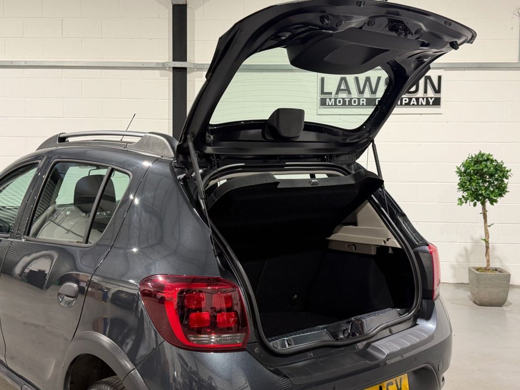 USED 2020 20 DACIA SANDERO STEPWAY 0.9 TCe Comfort Hatchback 5dr Petrol Manual Euro 6 (s/s) (90 ps) 