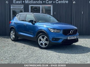 2020 VOLVO XC40