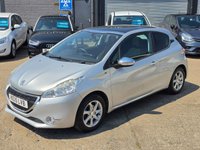 USED 2015 15 PEUGEOT 208 1.2 VTi PureTech Style Hatchback 3dr Petrol Manual Euro 6 (82 ps) LOW MILES + PANORAMIC SUNROOF + SAT NAV + SENSORS + TOUCHSCREEN