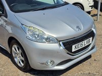 USED 2015 15 PEUGEOT 208 1.2 VTi PureTech Style Hatchback 3dr Petrol Manual Euro 6 (82 ps) LOW MILES + PANORAMIC SUNROOF + SAT NAV + SENSORS + TOUCHSCREEN