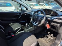USED 2015 15 PEUGEOT 208 1.2 VTi PureTech Style Hatchback 3dr Petrol Manual Euro 6 (82 ps) LOW MILES + PANORAMIC SUNROOF + SAT NAV + SENSORS + TOUCHSCREEN