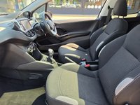 USED 2015 15 PEUGEOT 208 1.2 VTi PureTech Style Hatchback 3dr Petrol Manual Euro 6 (82 ps) LOW MILES + PANORAMIC SUNROOF + SAT NAV + SENSORS + TOUCHSCREEN