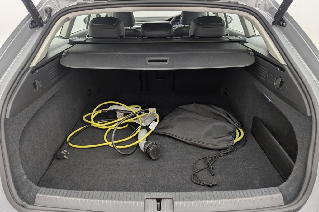 USED 2022 71 VOLKSWAGEN ARTEON 1.4 TSI 13kWh Elegance Shooting Brake 5dr Petrol Plug-in Hybrid DSG Euro 6 (s/s) (218 ps) Car Play, Rear Camera, Sat Nav