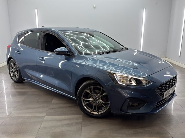 View our Ford Focus range