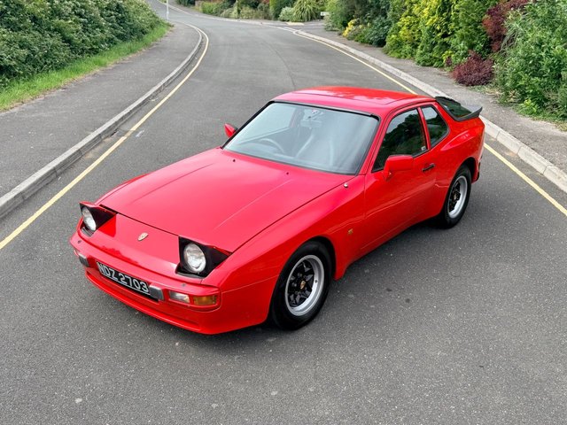 View our PORSCHE 944