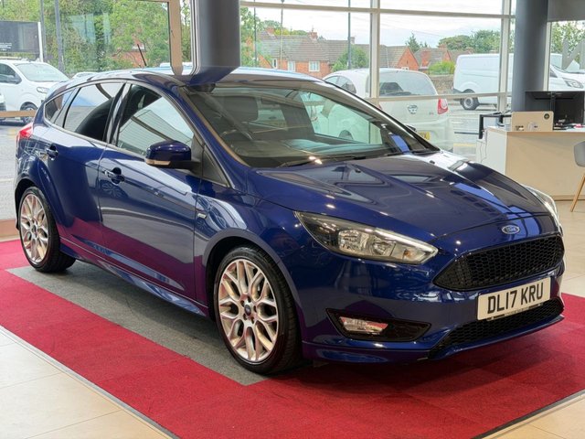 View our Ford Focus 1.0T EcoBoost ST-Line Hatchback 5dr Petrol Manual Euro 6 (s/s) (125 ps)