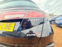 USED 2010 10 HONDA CIVIC 1.3  i-VTEC Type S Hatchback 3dr Petrol Manual (135 g/km, 98 bhp) 1 Lady owner from new with a FSH