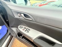 USED 2010 10 HONDA CIVIC 1.3  i-VTEC Type S Hatchback 3dr Petrol Manual (135 g/km, 98 bhp) 1 Lady owner from new with a FSH