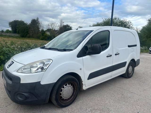 View our PEUGEOT PARTNER
