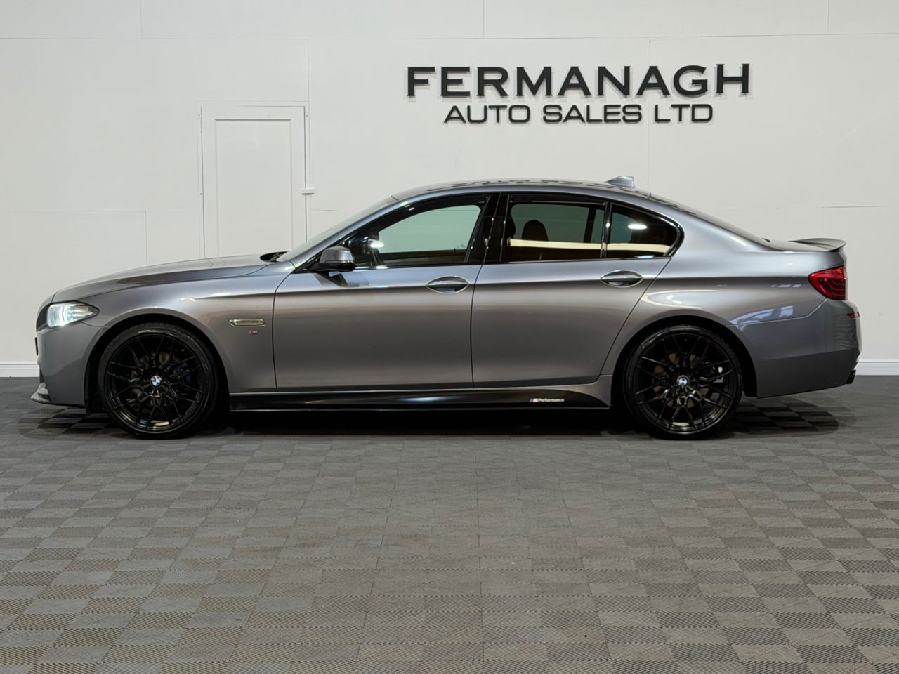 2016 BMW 5 SERIES 2.0 520d M Sport Saloon 4dr Diesel Auto Euro 6 (s/s) (190 ps) - vehicle photo 5 for sale on PureCar