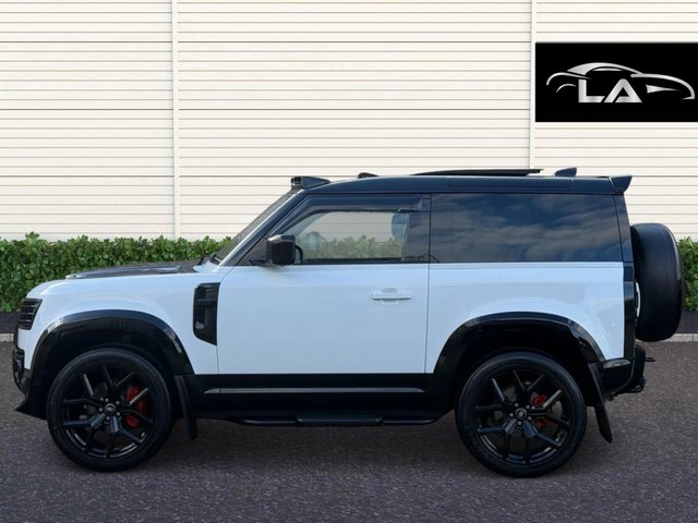 View our LAND ROVER DEFENDER 90