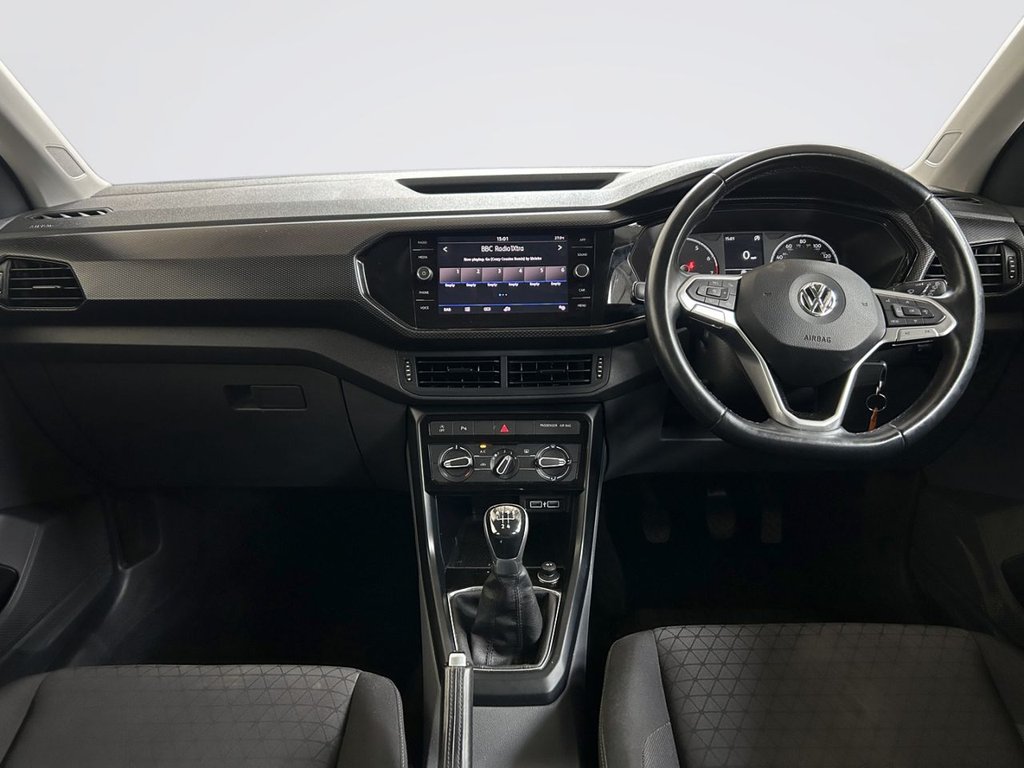 2019 Volkswagen T-Cross — image 2