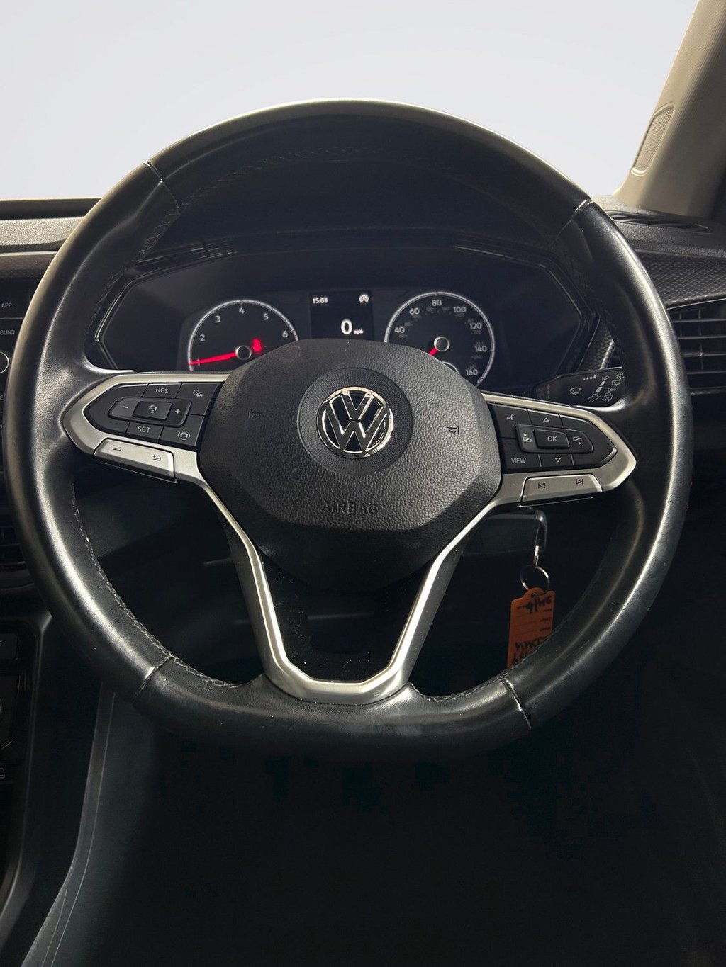 2019 Volkswagen T-Cross — image 11
