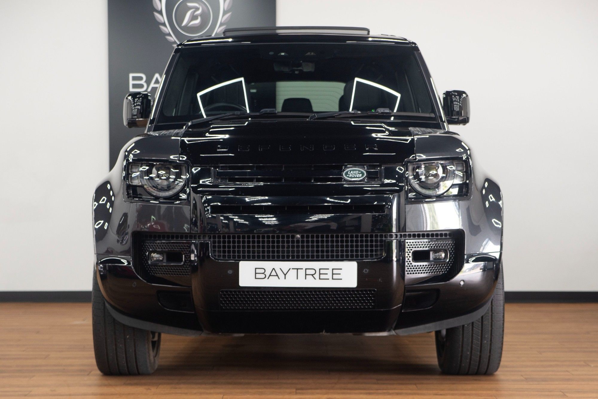 USED 2025 25 LAND ROVER DEFENDER 110 5.0 P425 V8 X SUV 5dr Petrol Auto 4WD Euro 6 (s/s) (425 ps) 