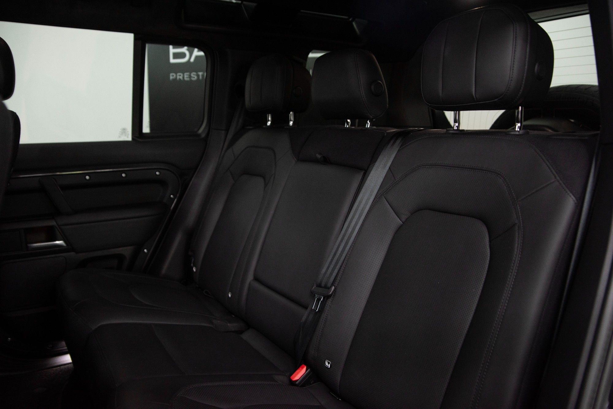USED 2025 25 LAND ROVER DEFENDER 110 5.0 P425 V8 X SUV 5dr Petrol Auto 4WD Euro 6 (s/s) (425 ps) 