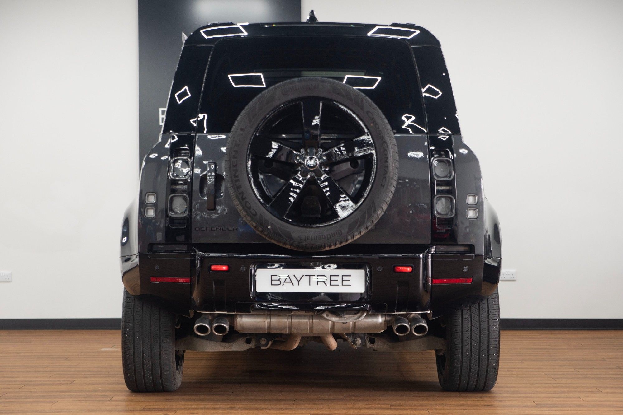 USED 2025 25 LAND ROVER DEFENDER 110 5.0 P425 V8 X SUV 5dr Petrol Auto 4WD Euro 6 (s/s) (425 ps) 