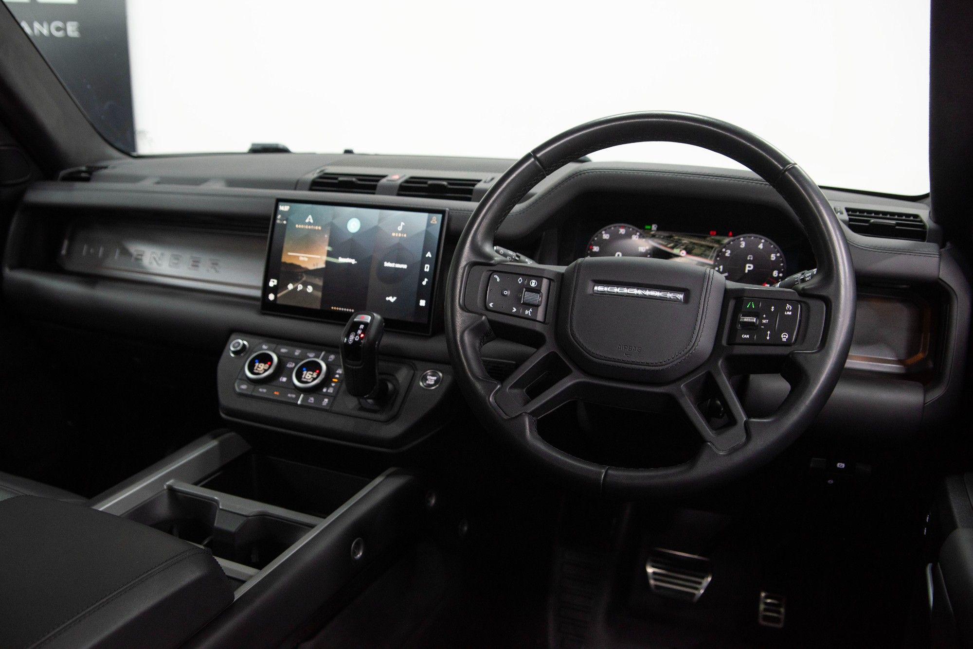 USED 2025 25 LAND ROVER DEFENDER 110 5.0 P425 V8 X SUV 5dr Petrol Auto 4WD Euro 6 (s/s) (425 ps) 
