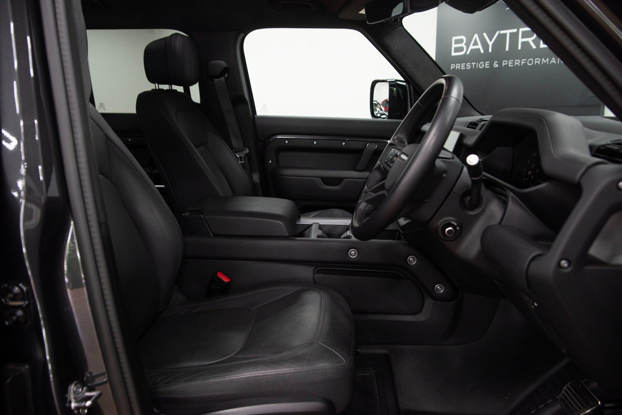 USED 2025 25 LAND ROVER DEFENDER 110 5.0 P425 V8 X SUV 5dr Petrol Auto 4WD Euro 6 (s/s) (425 ps) 