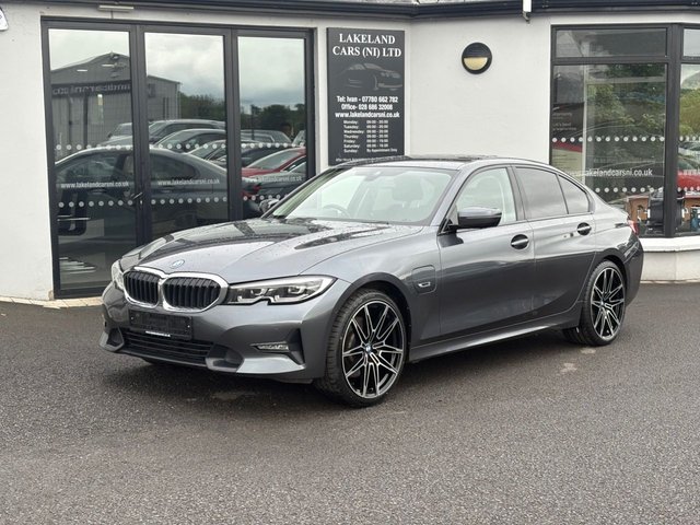 View our BMW 3 SERIES