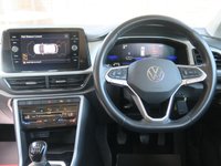 USED 2022 72 VOLKSWAGEN T-ROC 1.5 TSI Life SUV 5dr Petrol Manual Euro 6 (s/s) (150 ps) LOW MILEAGE, CARPLAY, ONE OWNER