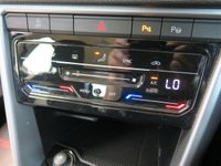 USED 2022 72 VOLKSWAGEN T-ROC 1.5 TSI Life SUV 5dr Petrol Manual Euro 6 (s/s) (150 ps) LOW MILEAGE, CARPLAY, ONE OWNER