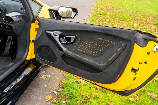 View our LAMBORGHINI HURACAN