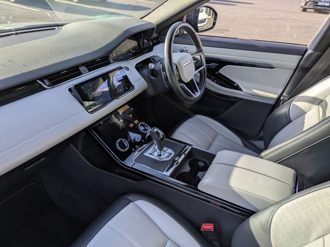 2021 LAND ROVER RANGE ROVER EVOQUE 1.5 P300e 12.2kWh R-Dynamic HSE SUV 5dr Petrol Plug-in Hybrid Auto 4WD Euro - vehicle photo 6 for sale on PureCar