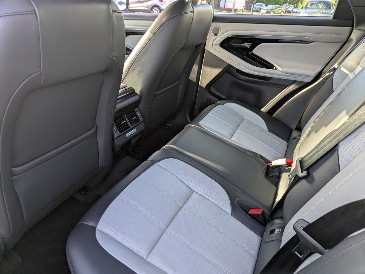 2021 LAND ROVER RANGE ROVER EVOQUE 1.5 P300e 12.2kWh R-Dynamic HSE SUV 5dr Petrol Plug-in Hybrid Auto 4WD Euro - vehicle photo 11 for sale on PureCar