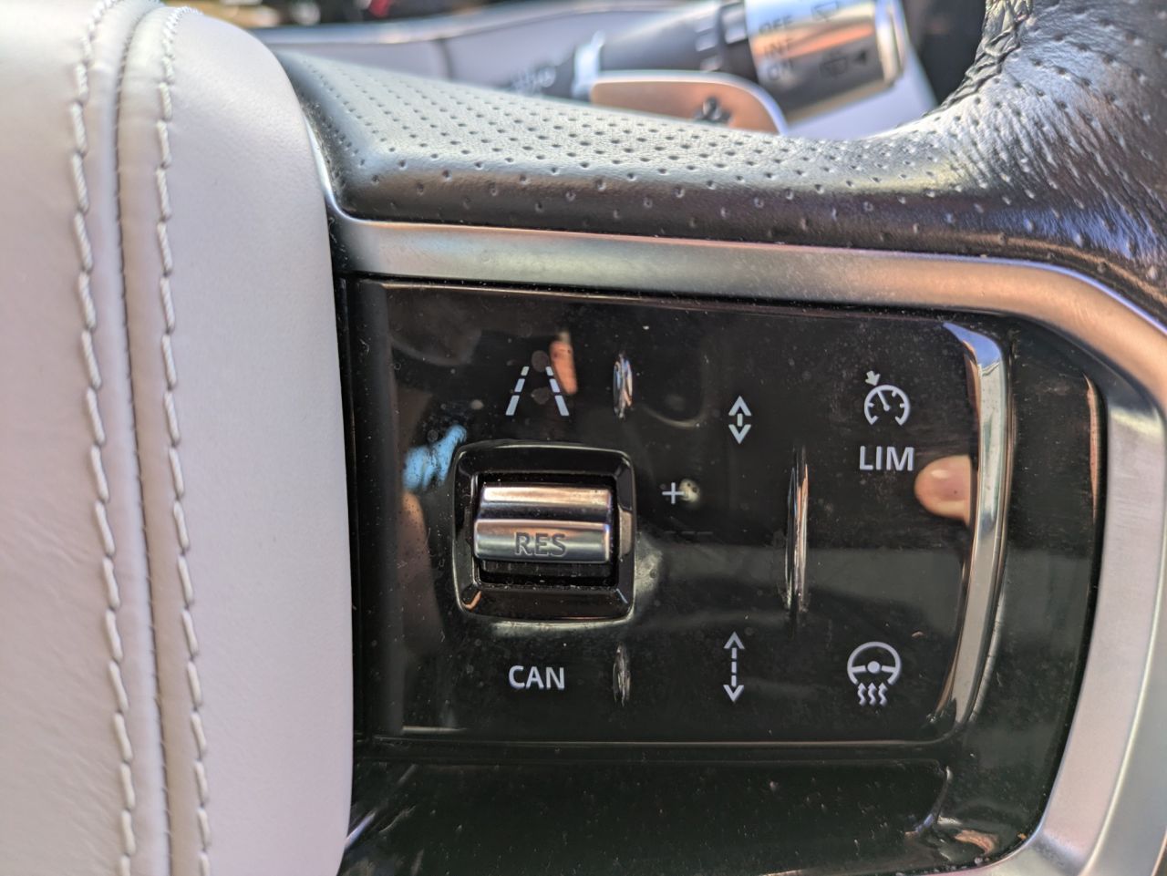 2021 LAND ROVER RANGE ROVER EVOQUE 1.5 P300e 12.2kWh R-Dynamic HSE SUV 5dr Petrol Plug-in Hybrid Auto 4WD Euro - vehicle photo 16 for sale on PureCar