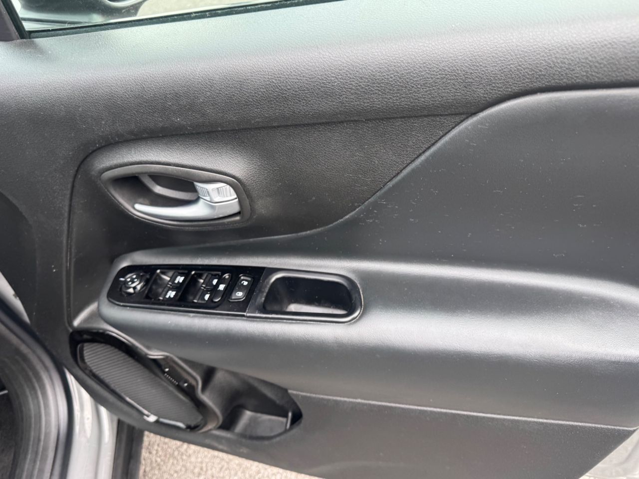 2019 JEEP RENEGADE 1.3 GSE T4 Night Eagle SUV 5dr Petrol DDCT Euro 6 (s/s) (150 ps) - vehicle photo 12 for sale on PureCar