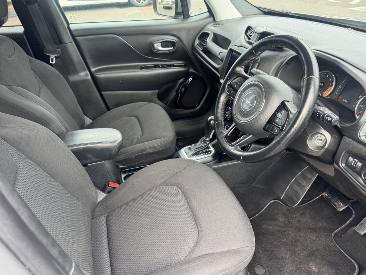 2019 JEEP RENEGADE 1.3 GSE T4 Night Eagle SUV 5dr Petrol DDCT Euro 6 (s/s) (150 ps) - vehicle photo 14 for sale on PureCar