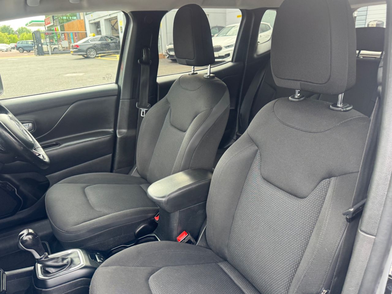 2019 JEEP RENEGADE 1.3 GSE T4 Night Eagle SUV 5dr Petrol DDCT Euro 6 (s/s) (150 ps) - vehicle photo 19 for sale on PureCar