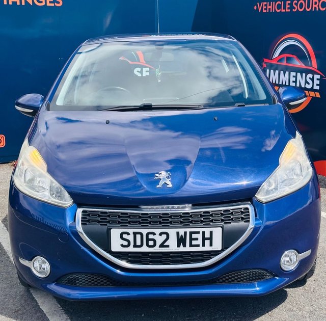 View our PEUGEOT 208