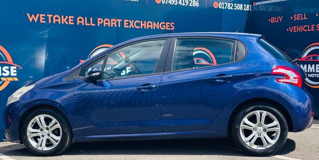View our PEUGEOT 208