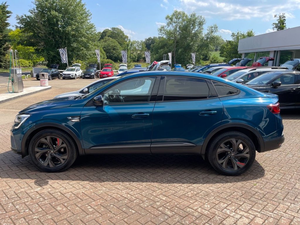 USED 2022 72 RENAULT ARKANA 1.6 E-TECH r.s. line SUV 5dr Petrol Hybrid Auto 2WD Euro 6 (s/s) (145 bhp) 
