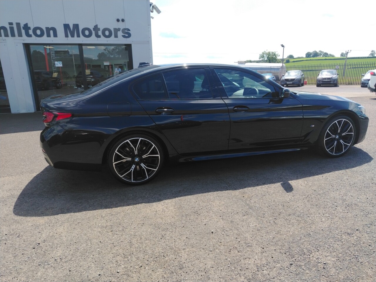 2022 BMW 5 SERIES 2.0 520d MHT M Sport Saloon 4dr Diesel Hybrid Steptronic Euro 6 (s/s) (190 - vehicle photo 28 for sale on PureCar