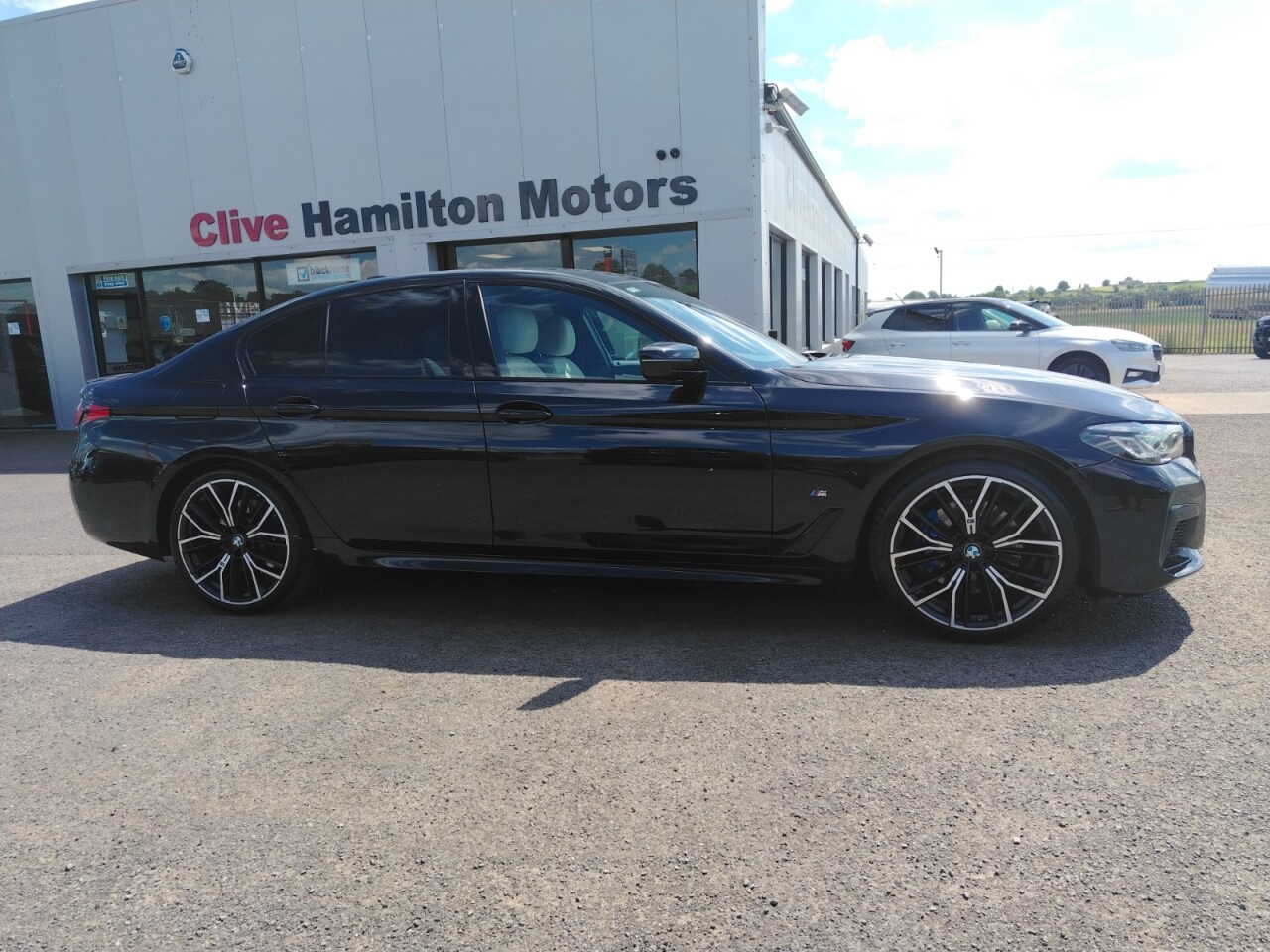 2022 BMW 5 SERIES 2.0 520d MHT M Sport Saloon 4dr Diesel Hybrid Steptronic Euro 6 (s/s) (190 - vehicle photo 34 for sale on PureCar