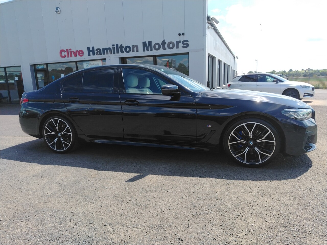 2022 BMW 5 SERIES 2.0 520d MHT M Sport Saloon 4dr Diesel Hybrid Steptronic Euro 6 (s/s) (190 - vehicle photo 35 for sale on PureCar