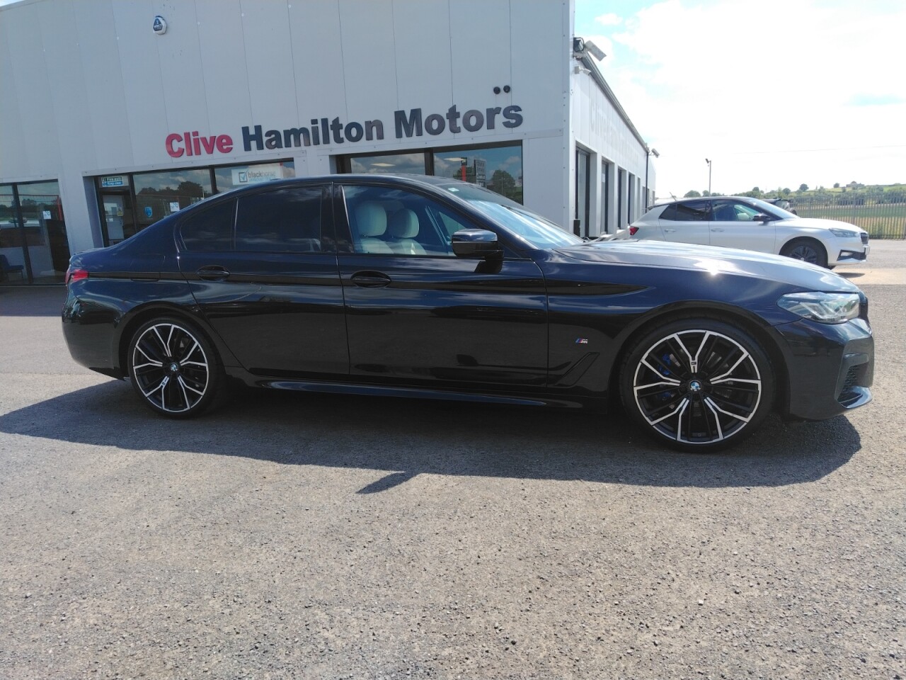 2022 BMW 5 SERIES 2.0 520d MHT M Sport Saloon 4dr Diesel Hybrid Steptronic Euro 6 (s/s) (190 - vehicle photo 36 for sale on PureCar