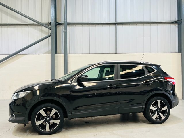 View our NISSAN QASHQAI
