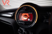 USED 2020 20 MINI HATCH 2.0 Cooper S Classic Hatchback 5dr Petrol Manual Euro 6 (s/s) (192 ps) Bluetooth + Cruise Control + Black Contrast Roof